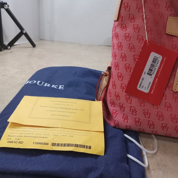 Dooney & Bourke Red and Tan Shoulder Bag - Picture 5 of 7